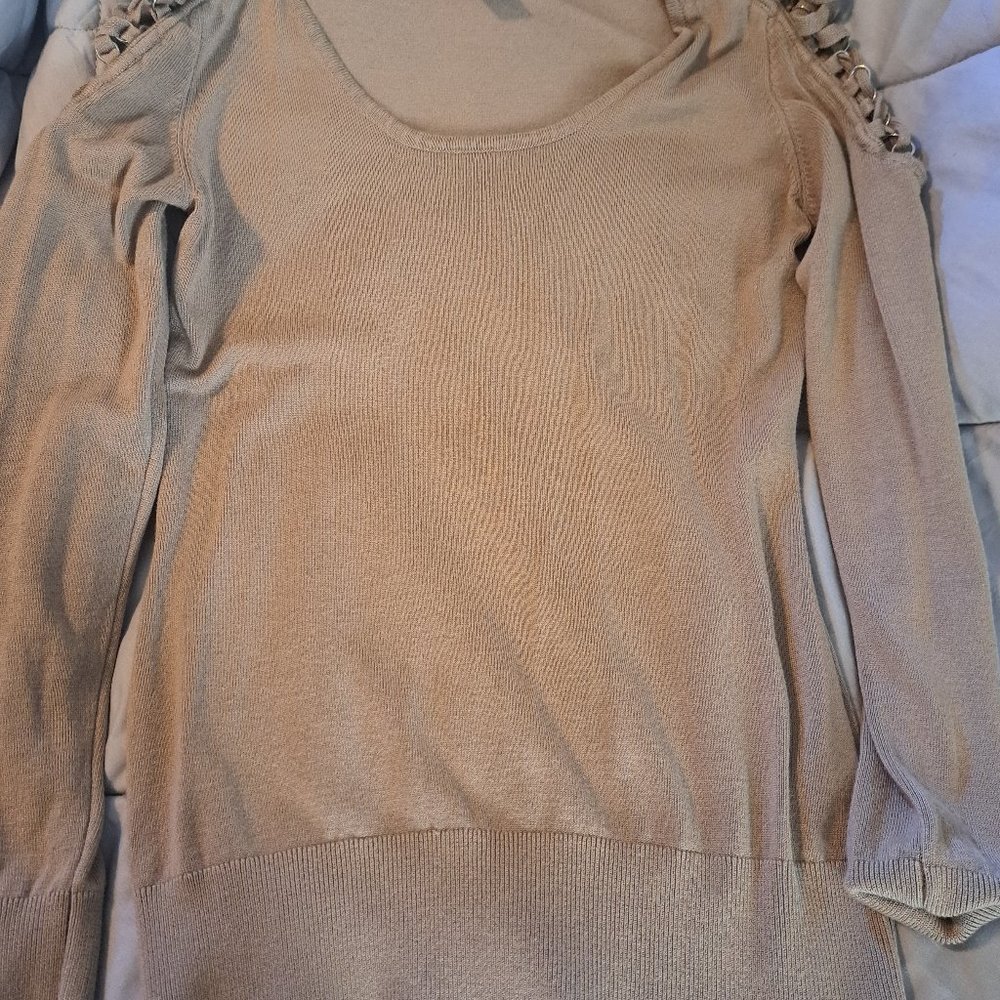 Women's Venus Top with Open Sleeve Detail